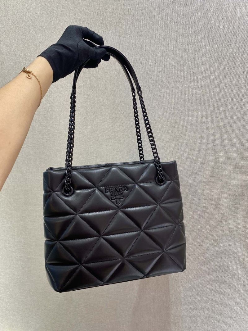 Pra*a shopping bags